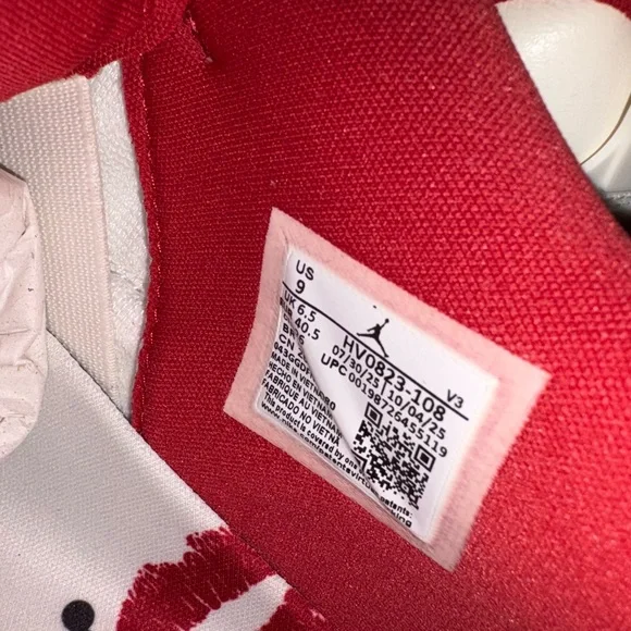 Jordan Air Retro 4 Valentines